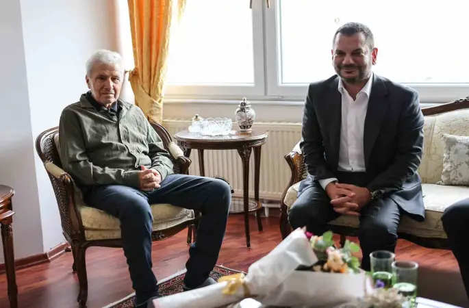 Trabzonspor eski başkanı Atay Aktuğ hayatını kaybetti
