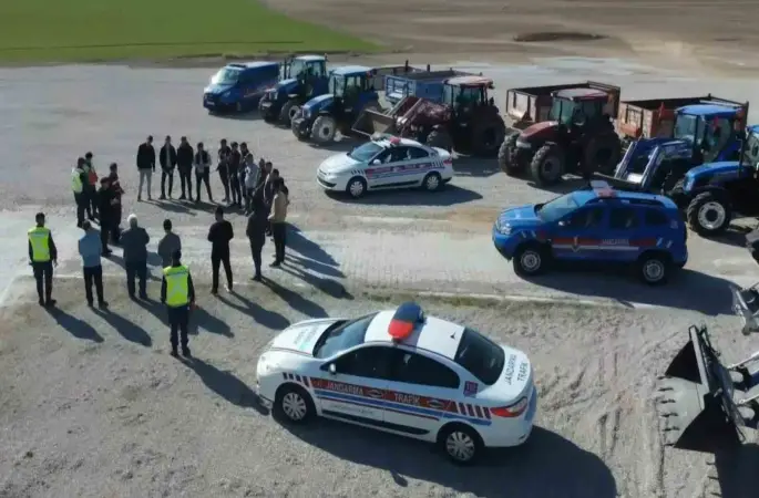 Trafik jandarmasından "Reflektör Tak Görünür Ol" eğitimi
