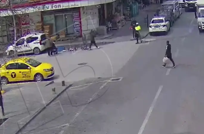 Trafik polisinden duygulandıran 23 Nisan anı
