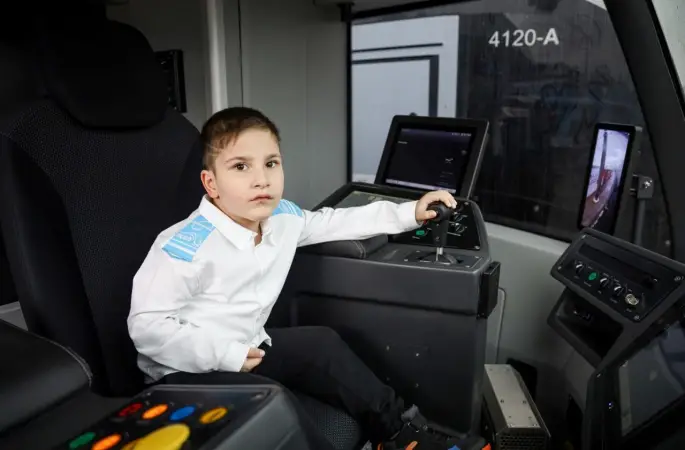 Tramvay tutkunu 6 yaşındaki Muhammet Enes’in hayali gerçeğe dönüştü
