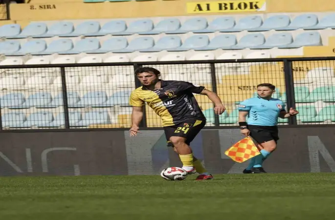 Trendyol 1. Lig: İstanbulspor: 3 - Sarıyer: 1
