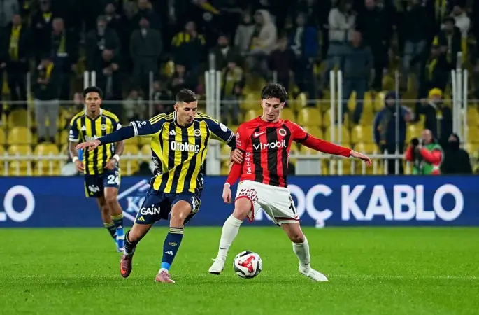 Trendyol Süper Lig: Fenerbahçe: 1 - Gençlerbirliği: 0 (Maç devam ediyor)
