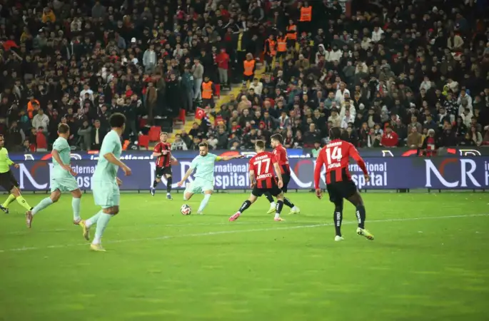 Trendyol Süper Lig: Gaziantep FK: 3 - Kayserispor: 0 (Maç sonucu)
