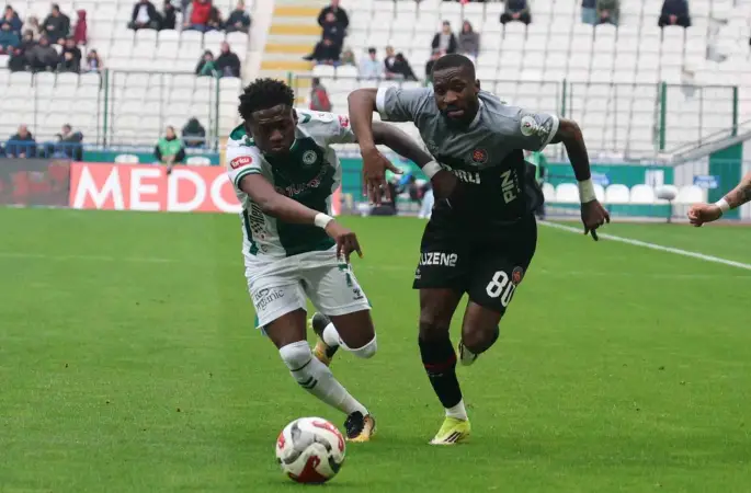 Trendyol Süper Lig: Konyaspor: 2 - Fatih Karagümrük: 0 (İlk yarı)
