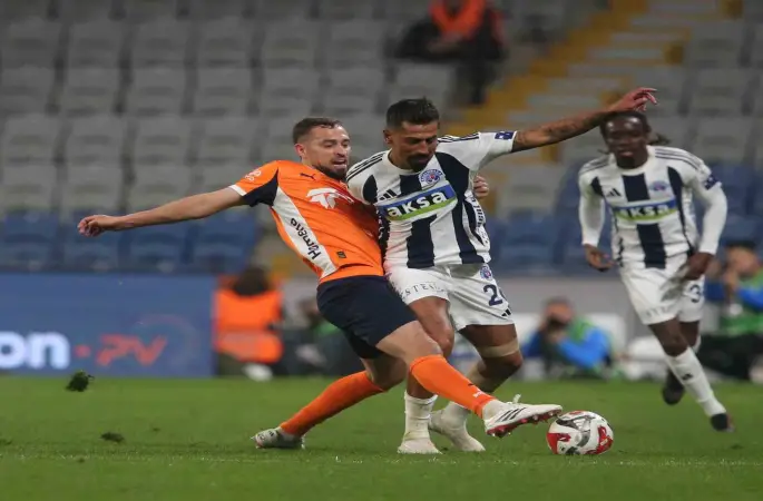 Trendyol Süper Lig: RAMS Başakşehir: 2 - Kasımpaşa: 0 (İlk yarı)

