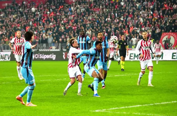 Trendyol Süper Lig: Samsunspor: 0 - Trabzonspor: 3 (Maç sonucu)
