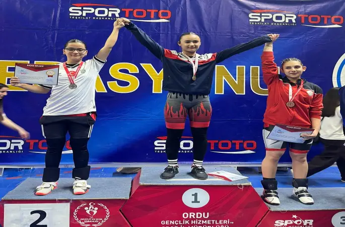 Tuğba Kıvıkoğlu’ndan Türkiye Şampiyonasında büyük başarı
