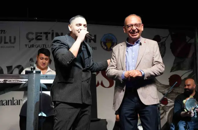 Turgutlu’da ‘Roman Gecesi’ ile eğlence zirveye çıktı
