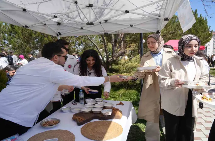Türkiye’nin lezzetleri Kastamonu’da buluştu, öğrenciler yoğun ilgi gösterdi
