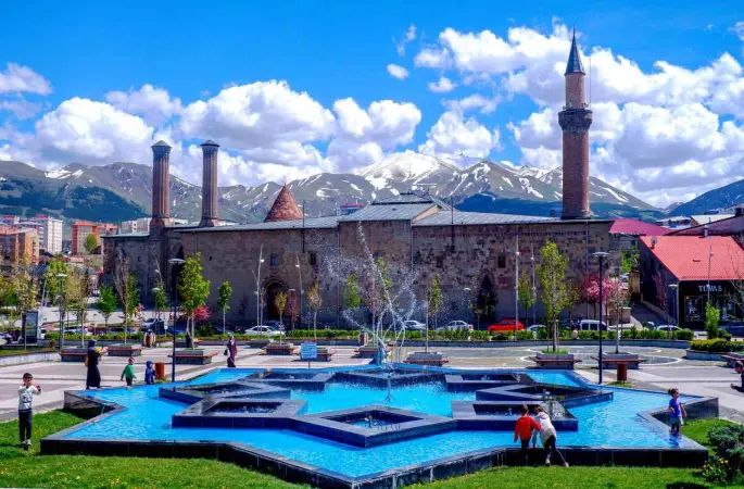 Ülke genelinde sıcaklık düşecek: Erzurum yine üşüyecek
