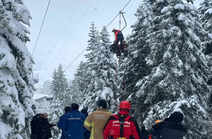 Uludağ’da telesiyej arızası: Mahsur kalan tüm tatilciler kurtarıldı
