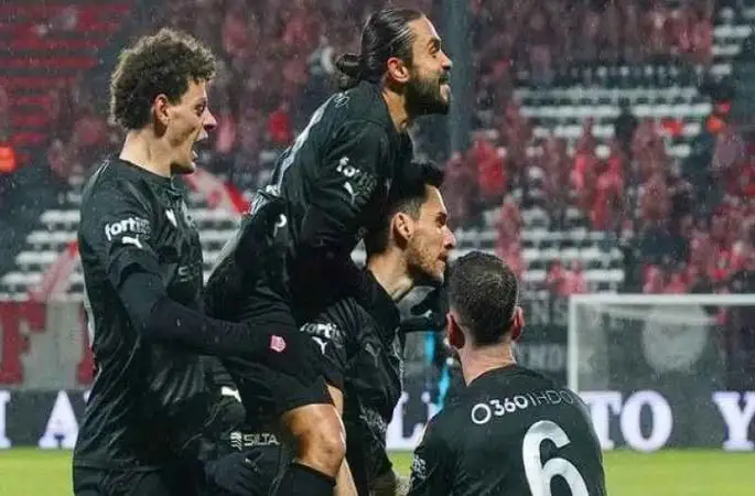 Beşiktaş, Pendik deplasmanında  fark yedi