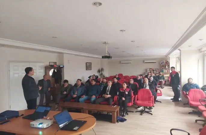 Üreticiler tarımsal risklere karşı bilgilendirildi
