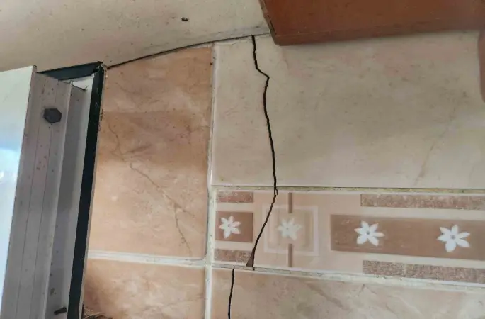 Urla’da önlem alınmadan yapılan temel kazısı faciaya neden oluyordu
