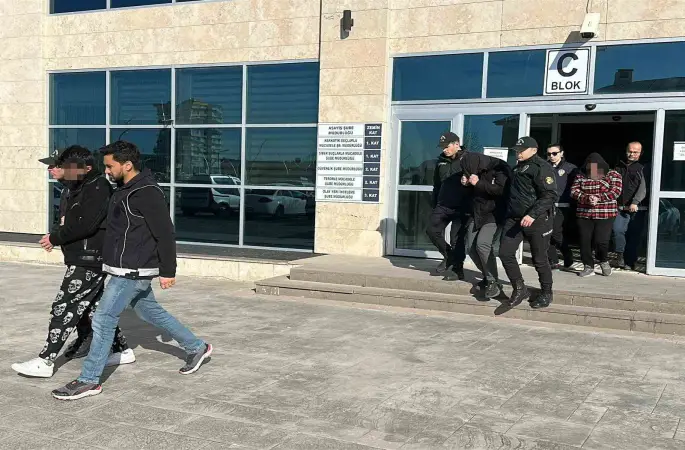 Uşak merkezli 5 ilde dolandırıcılık ve yasa dışı bahis operasyonu: 12 tutuklama
