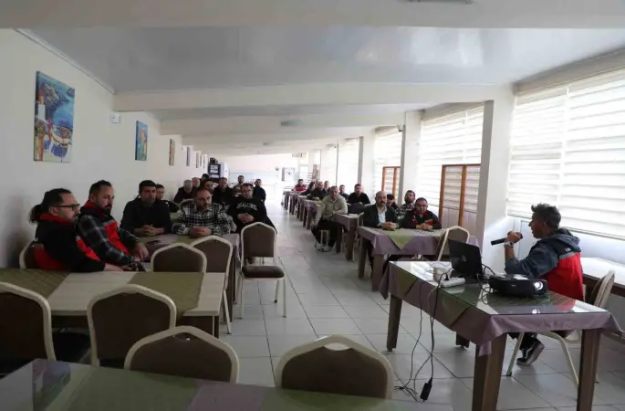 Uşak’ta buzağı kayıplarını azaltmaya yönelik eğitim programı düzenlendi
