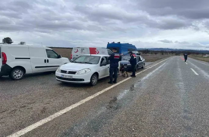 Uşak’ta düzensiz göçle mücadelede 351 göçmen ve 114 araç denetlendi
