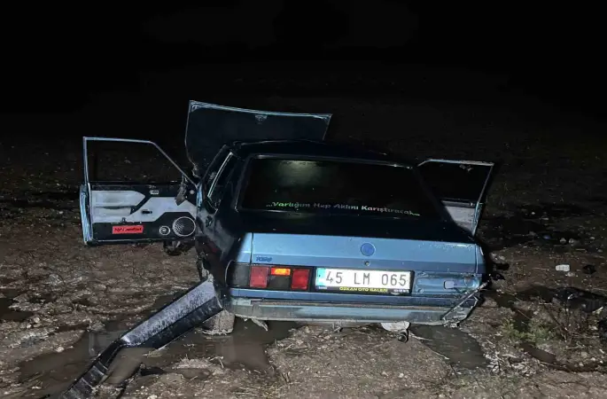 Uşak’ta iki otomobil çarpıştı: 5 yaralı
