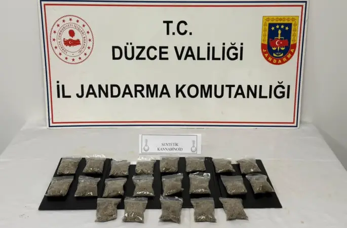 Uyuşturucu maddeleri paketlerken yakalandı
