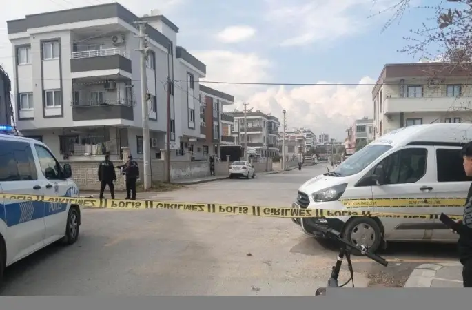 Uzaklaştırma kararını kaldırttığı kocası tarafından bıçaklanan kadın ağır yaralandı
