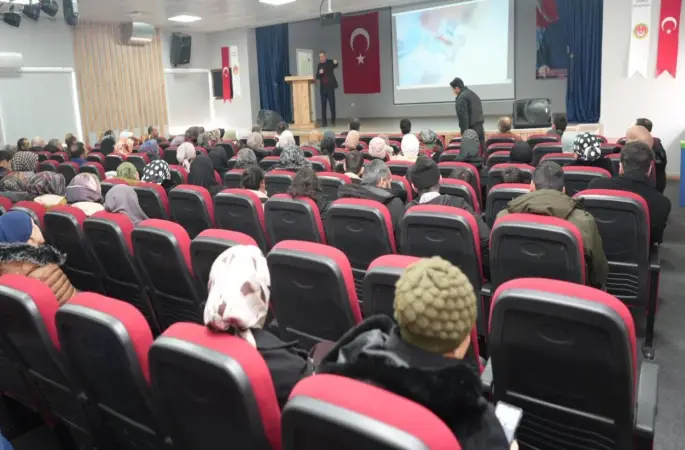 Üzümlü’de velilere mesleki eğitim tanıtımı yapıldı
