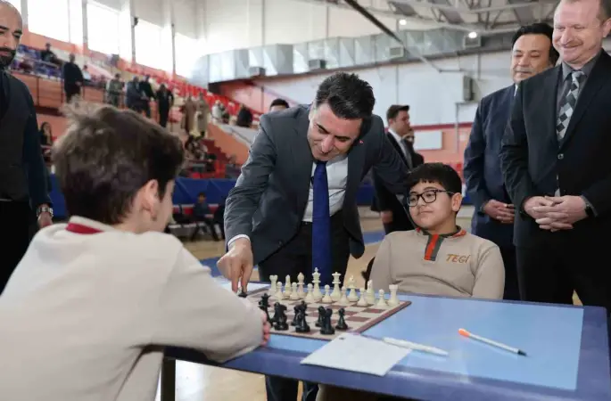 Vali Aygöl ilk hamleyi yaptı, turnuva başladı
