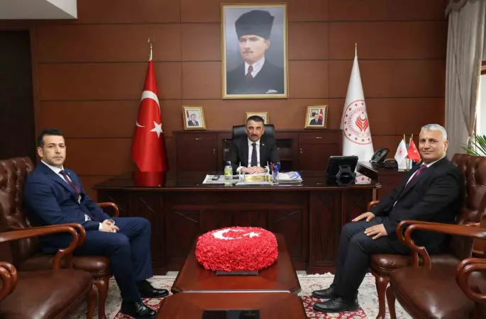 Vali Osman Hacıbektaşoğlu liman başkanlarını makamında ağırladı
