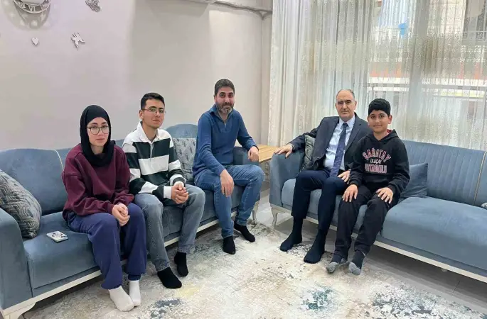 Vali Özkan’dan şehit ve gazi ailelerine ziyaret
