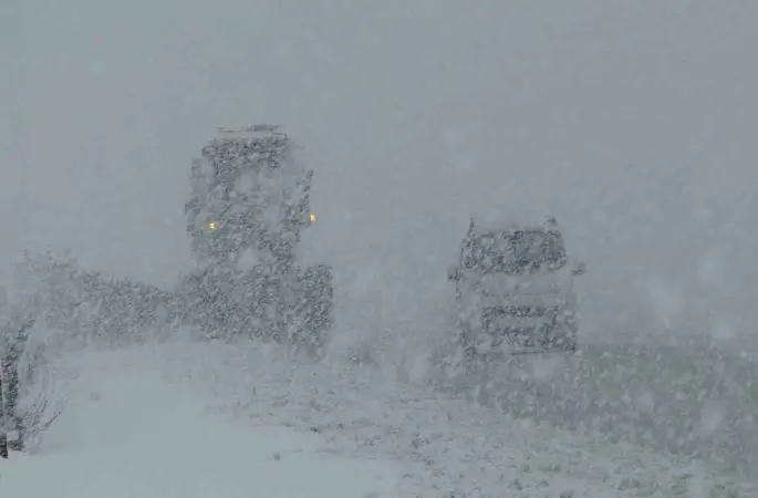 Van Kurubaş Geçidi’nde kar yağışı ve sis etkili oldu
