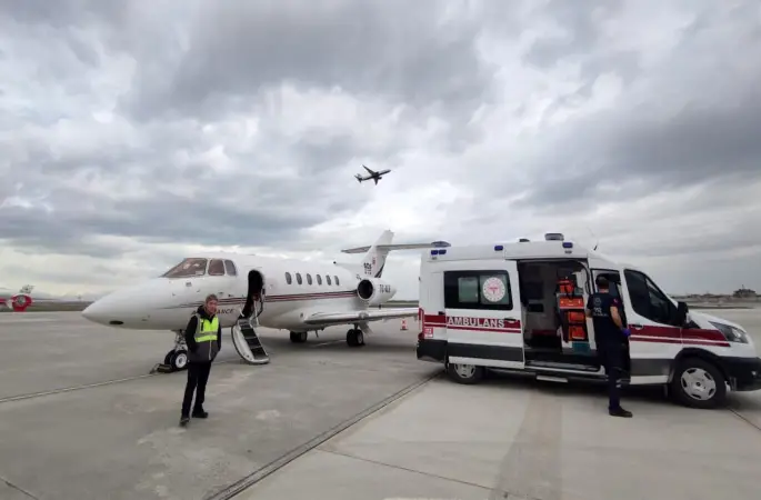 Van’da 2 günlük bebek için ambulans uçak havalandı
