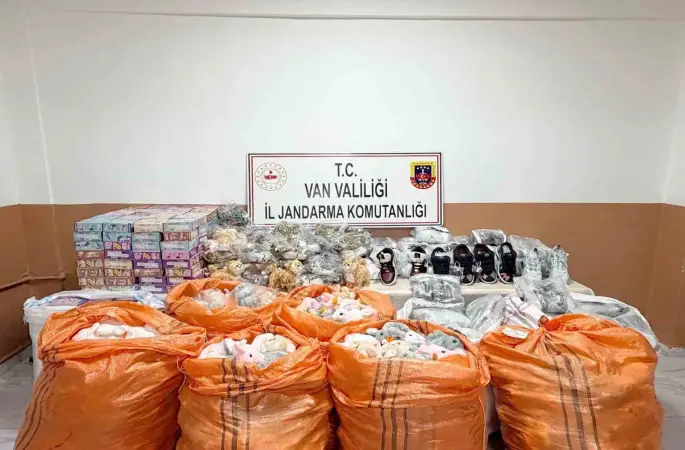 Van’da 4 milyon 100 bin lira değerinde gümrük kaçağı malzeme ele geçirildi
