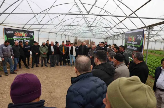 Vezirköprü’de çiftçiye 12 bin 500 meyve fidanı
