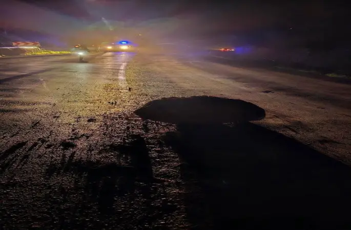 Yamaçtan kopan kaya parçaları Karabük-Yenice kara yoluna düştü
