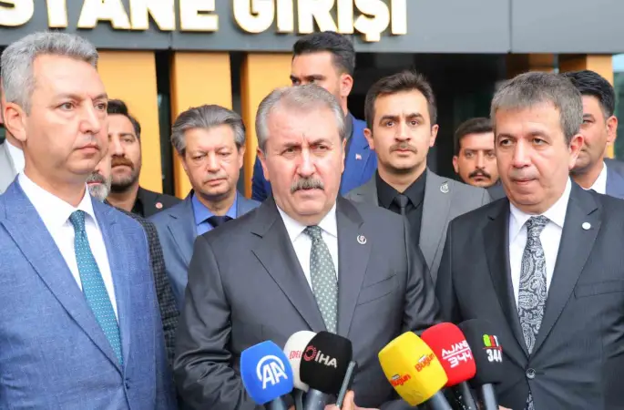 Yaralı öğrencileri ziyaret eden BBP lideri Destici’den ’aile’ vurgusu
