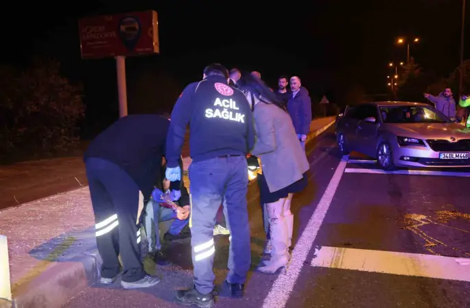 Yardım için durdular, kendilerine küfür edilince alkollü sürücüyü ve arkadaşını darp ettiler
