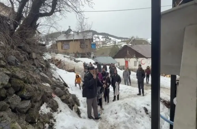 Yaşlılar anlattı, gençler oynadı: Asırlık saya oyunu yeniden sahnelendi
