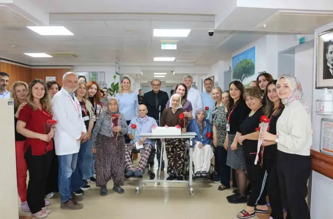 Yaşlılar haftasında palyatif servis hastalarına moral ziyareti
