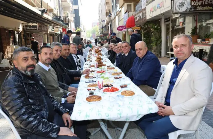 Yenilenen Sevgi Yolu esnafından Başkan Şimşek’e kahvaltılı teşekkür
