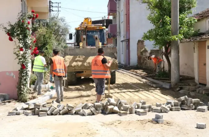 Yenipazar’da üstyapı atağı: Parke taşları yenileniyor

