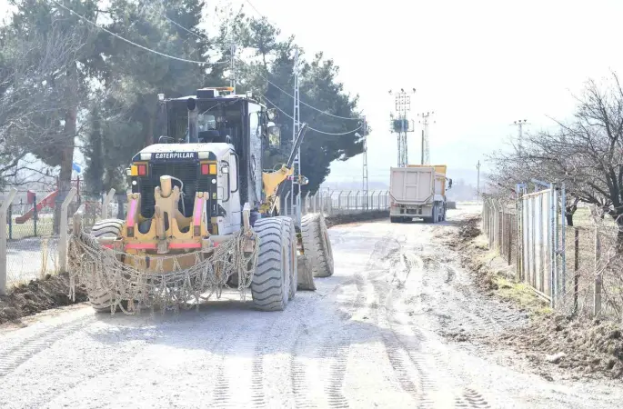 Yeşilyurt Belediyesi, Görgü Mahallesi’nde yol çalışmalarını hızlandırdı

