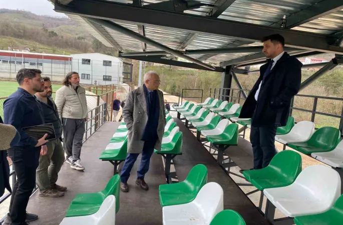 Yığılca ilçe stadında tribün çalışması devam ediyor
