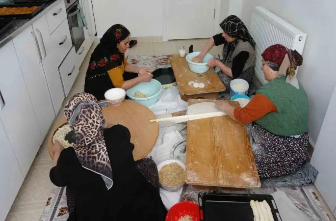 Yozgatlı kadınlar bir araya geliyor, bayram sofraları imece usulü tatlanıyor
