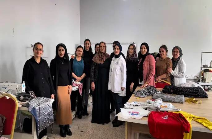 Yüksekova’da kadınlar dikiş-nakış kursuyla hem meslek ediniyor hem sosyalleşiyor
