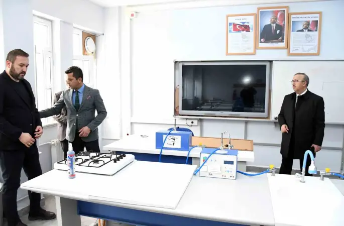 Yükümlülerin temizlediği lisenin fiziki imkânları değerlendirildi
