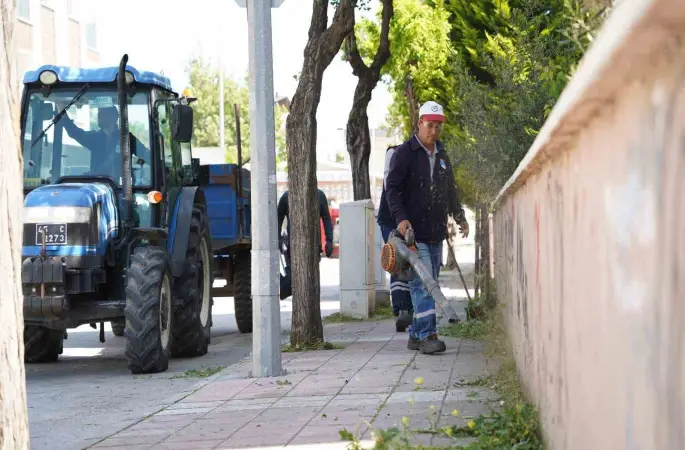 Yunusemre’de yaz mesaisi başladı
