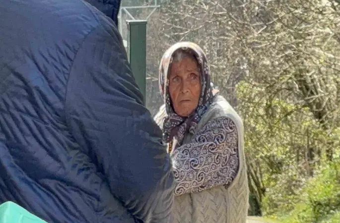 Zihinsel engelli anne ve 2 oğlu ortada kaldı
