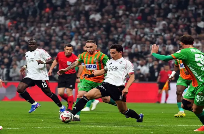 Ziraat Türkiye Kupası: Beşiktaş: 1 - Corendon Alanyaspor: 0 (İlk yarı)
