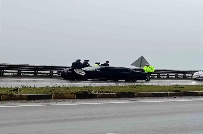 Zonguldak’ta otomobil bariyere çarptı; 1 yaralı
