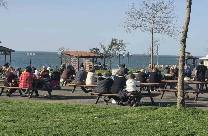 Zonguldak’ta termometreler 24 dereceyi gösterdi
